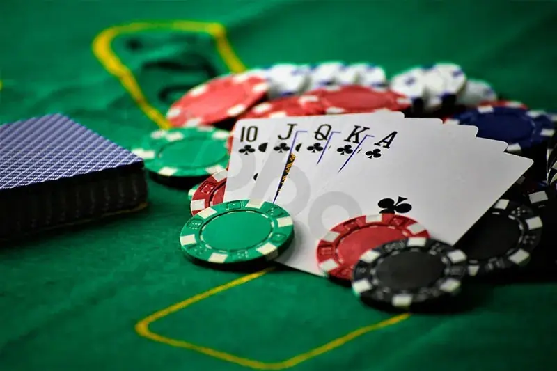 Spil poker hos Betinia casino